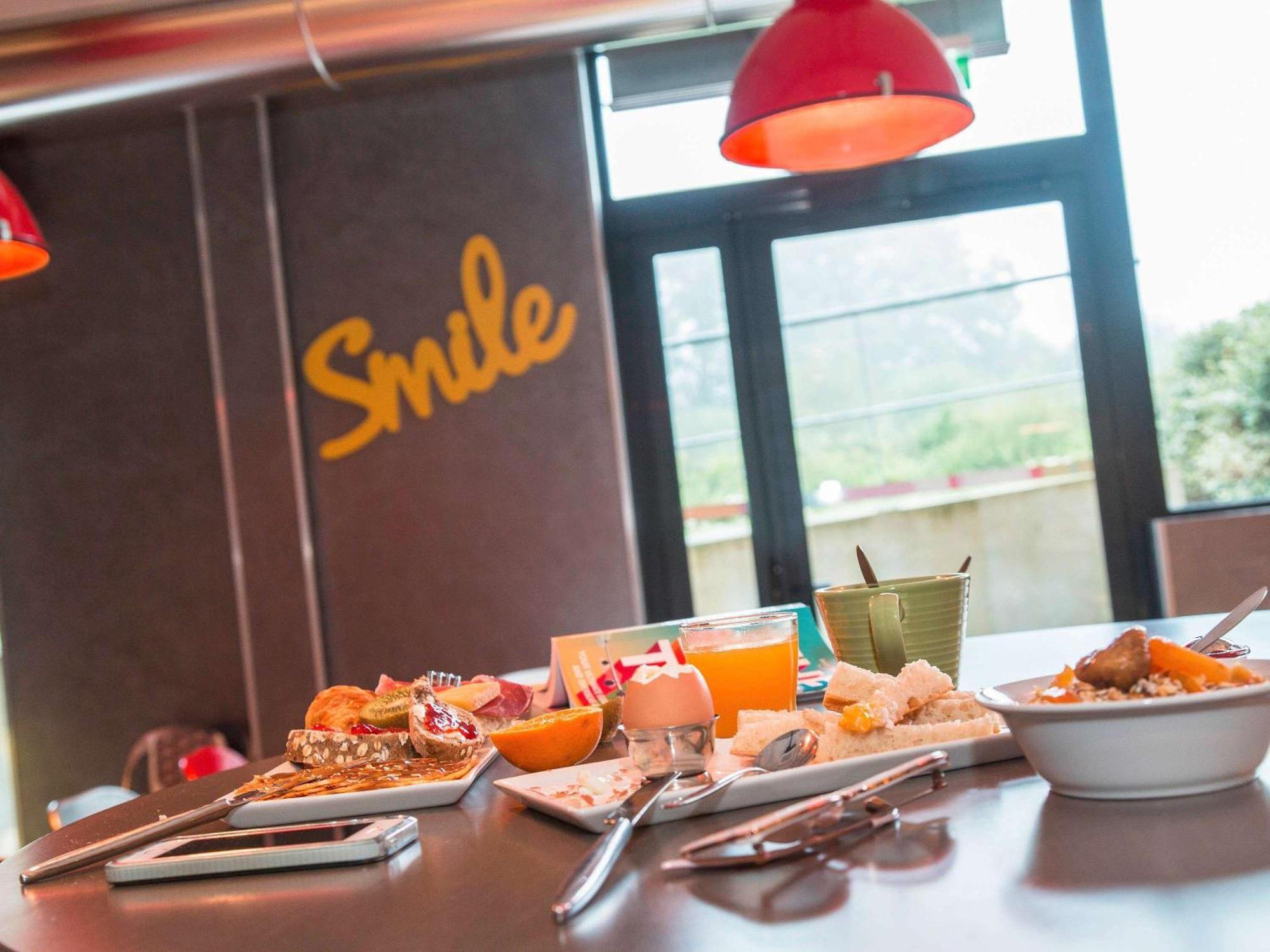 Отель Ibis Styles Вьерзон Экстерьер фото