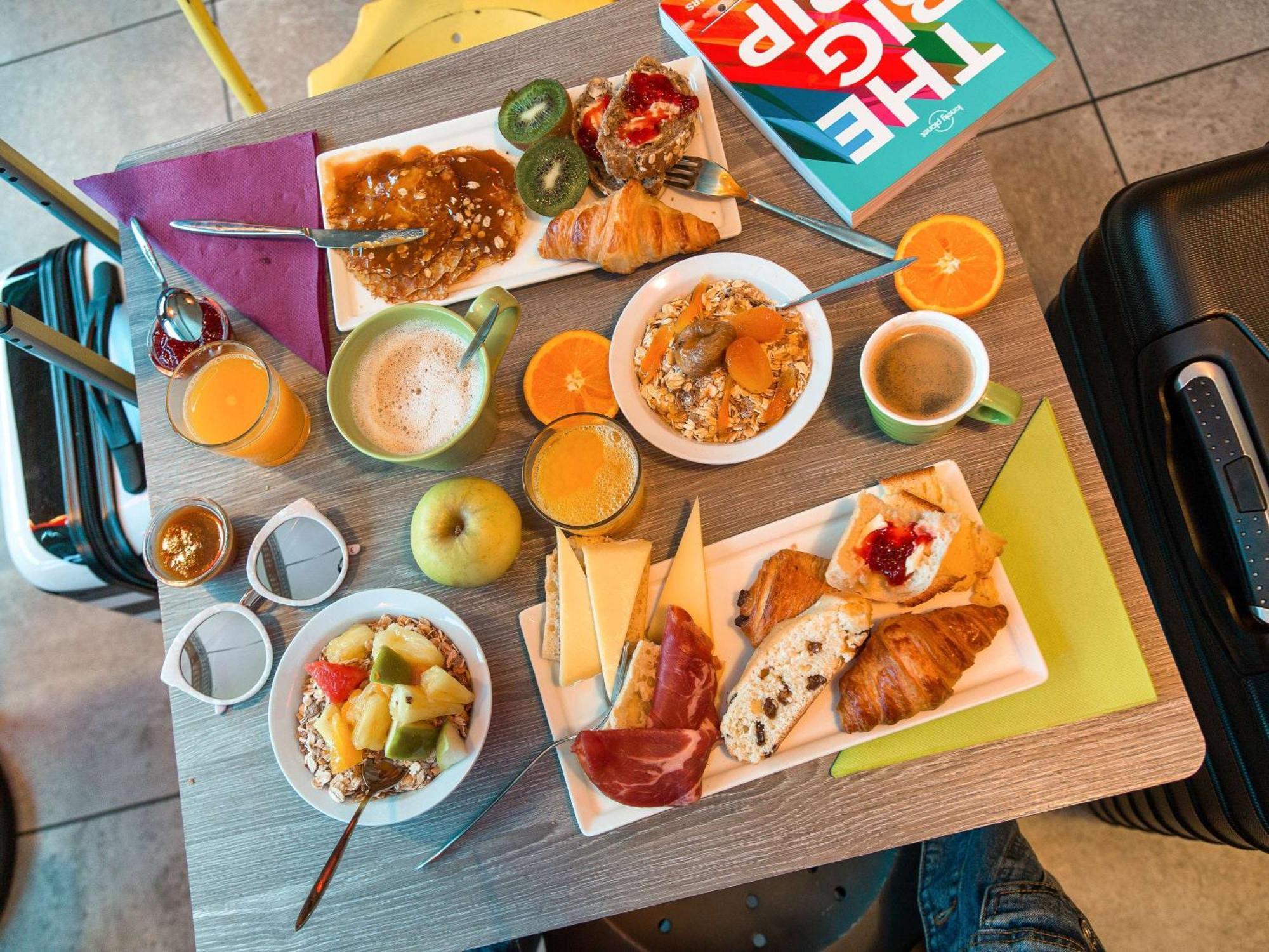 Отель Ibis Styles Вьерзон Экстерьер фото