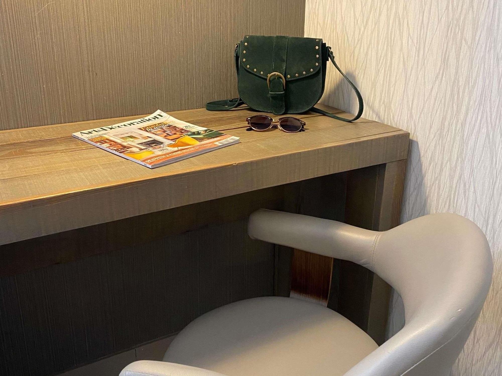 Отель Ibis Styles Вьерзон Экстерьер фото